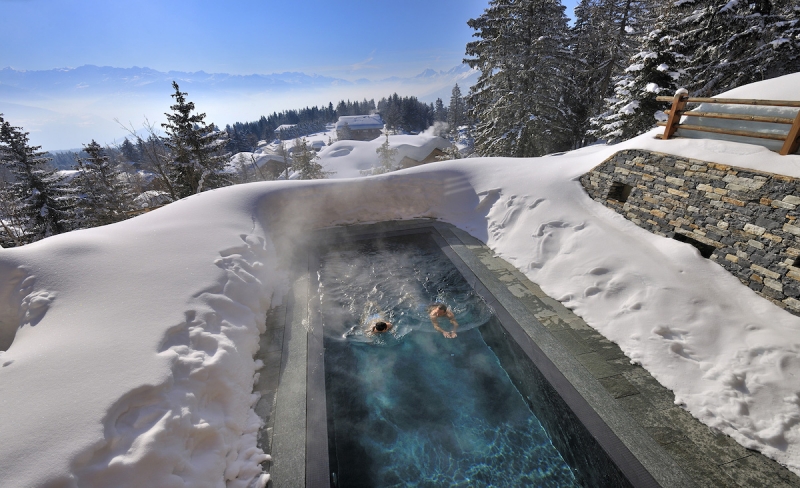 hotel spa roof top swimming pool